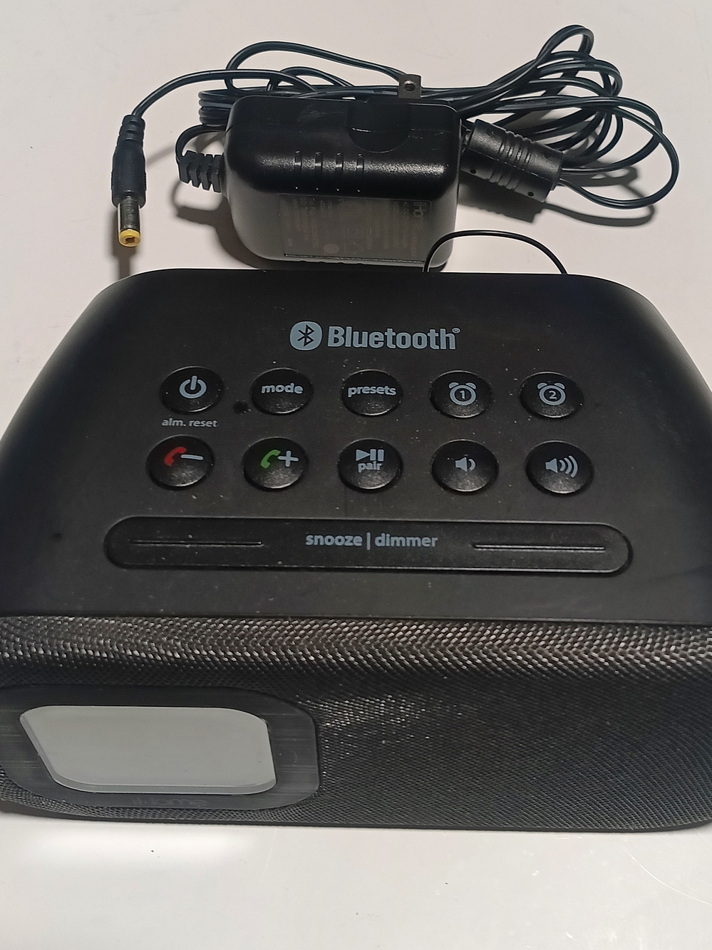 iHome iBT210 Black Bluetooth Clock,Alarm RADIO FM,Aux, USB Pre Owned And Tesded